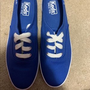 Size 7.5 Keds